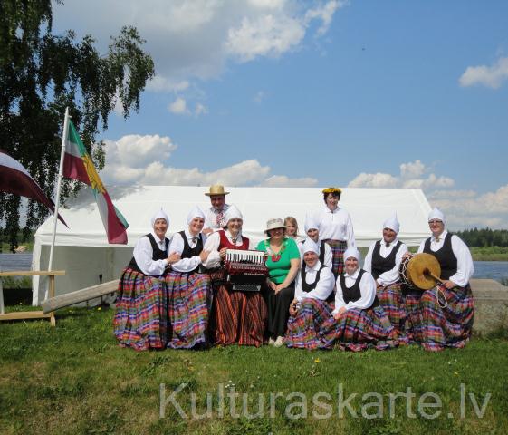 Folkloras kopa "Kāre"
